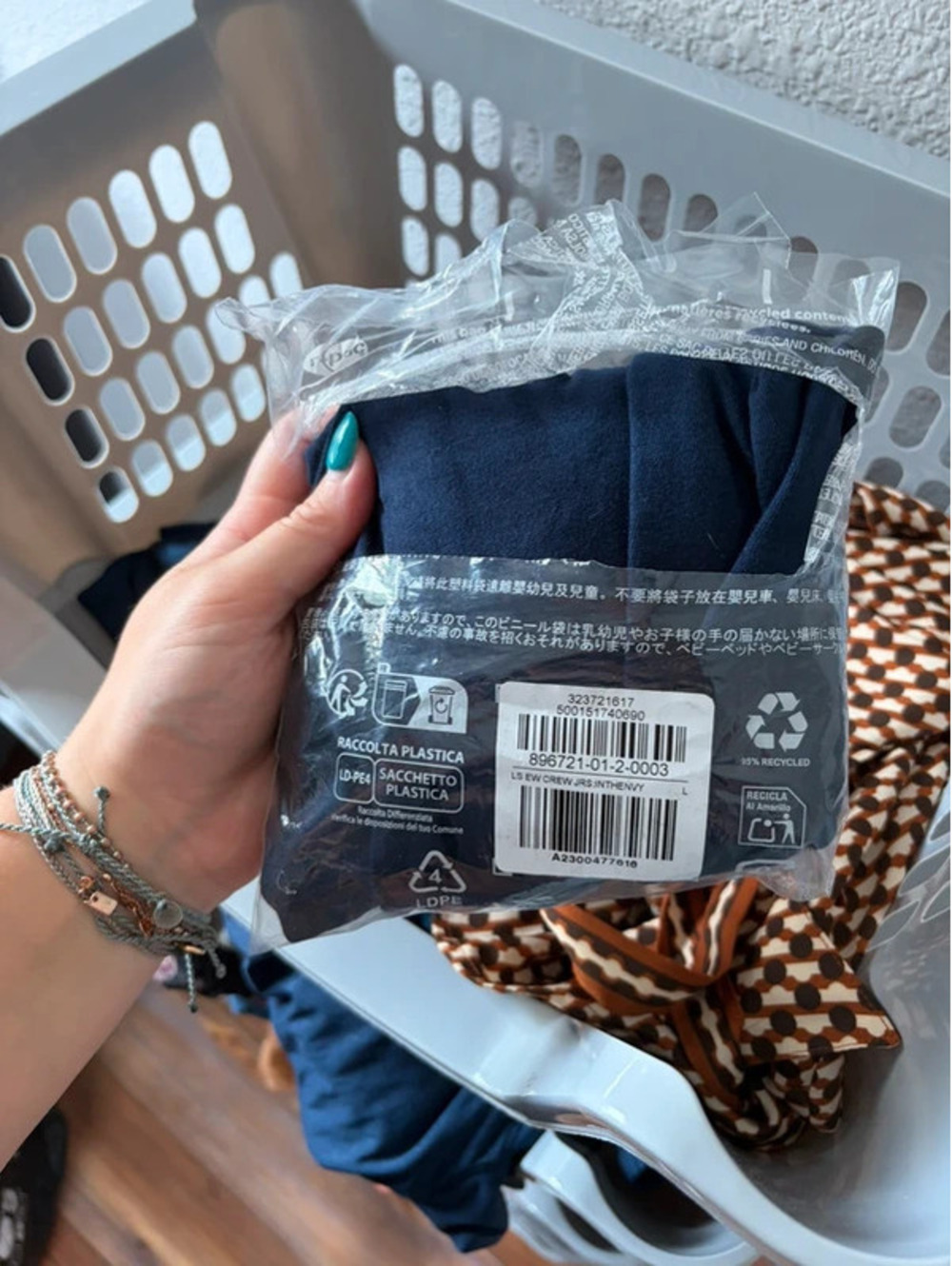 NWT Old Navy women's navy long sleeve cotton size L fitted